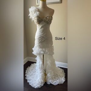 061 Elegant White One-Shoulder Gown